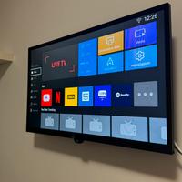 Seleco - Smart TV 32 Pollici, come nuova