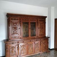 Armadio da cucina in stile antico