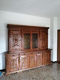 Armadio da cucina in stile antico