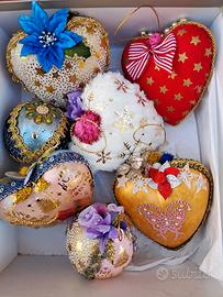 Addobbi natalizi a forma di cuore e palla