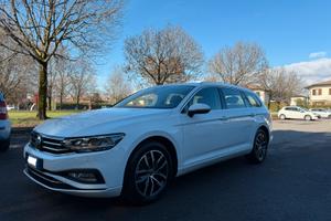 Volkswagen Passat 2021