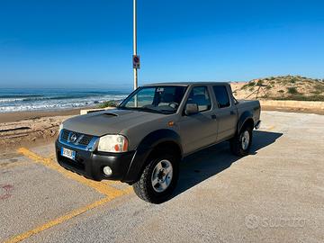 Nissan Navara TD 2500