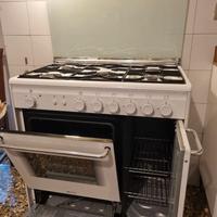 Cucina a Gas 5 Fuochi SMEG con Forno a Gas - Bian