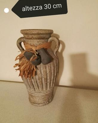 Vaso in terracotta. 30 cm.