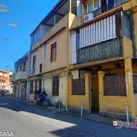 Via del Santo, semi indipendente in piccolo