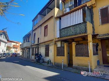 Via del Santo, semi indipendente in piccolo