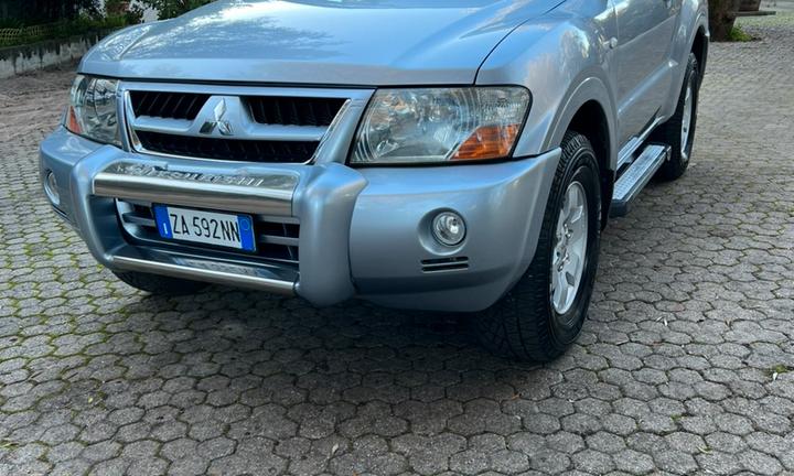 Mitsubishi pajero