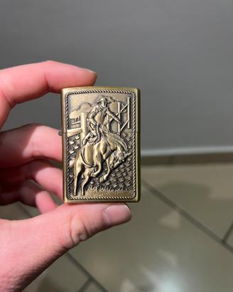 Accendino stile Zippo vintage in metallo