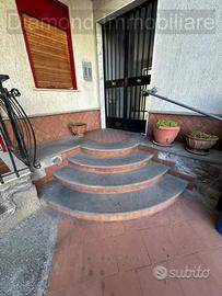 Appartamento ascensorato con garage ad Acireale