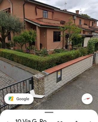 Villetta di testa con giardino