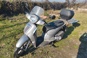 Aprilia scarabeo 200 light