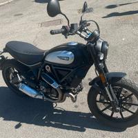 Ducati Scrambler Icon Dark 800