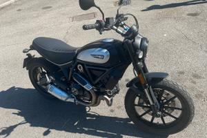 Ducati Scrambler Icon Dark 800