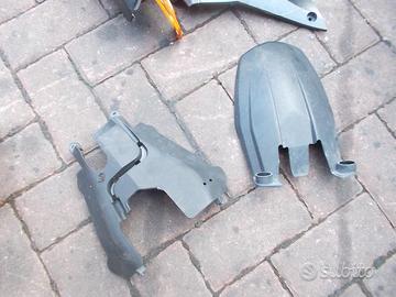 Duke 125 '11: centralina faro km cerchio forcella