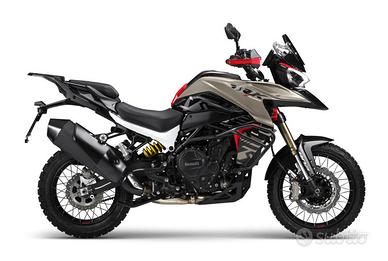 Benelli TRK 902 X tua con TRIS di valigie omaggio