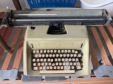 Macchina da scrivere