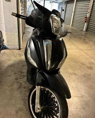 Beverly 300 police abs asr 2019