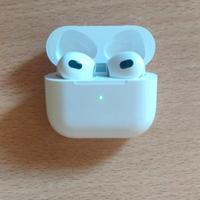 Airpods 4 con cancellazione del rumore attiva