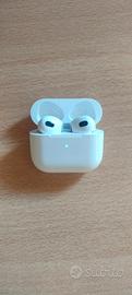 Airpods 4 con cancellazione del rumore attiva