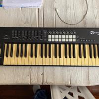 Tastiera Novation Launchkey 49 mkII usata