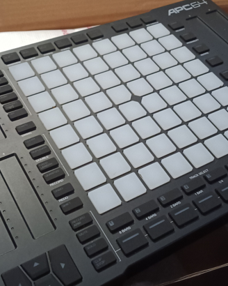 Akai APC64 Controller