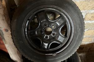 Cerchi da 15 con gomme Opel Meriva