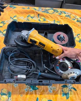 smerigliatrice angolare dewalt