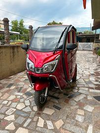 Scooter elettrico cabinato 3 ruote pari al nuovo