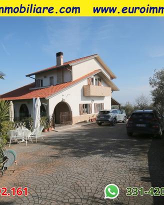 Villa singola con vista a 360°
