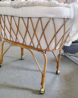 Culla in vimini vintage