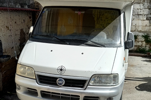 Camper mansardato
