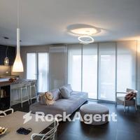 ELEGANTE SOLUZIONE SU DUE LIVELLI A PAVIA