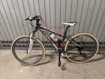 bicicletta mountain bike Ferrini R/ONE