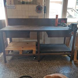 Bancone da lavoro in ferro
