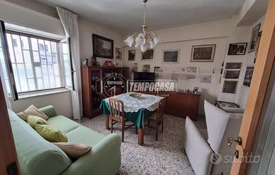 Trilocale in Buono Stato - Via Mario Gigante