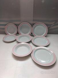 Lotto composto da 8 piatti in ceramica "Galvani"