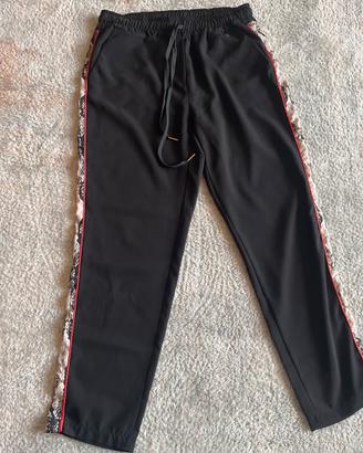 Pantaloni neri tensione it con intarsio laterale