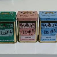 Collezione scatole di latta