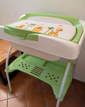 Fasciatoio richiudibile con vaschetta per bagnetto