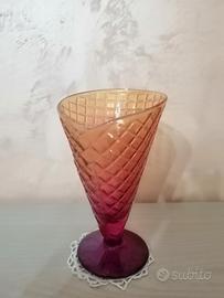 Vaso colorato in vetro con quadratini 
