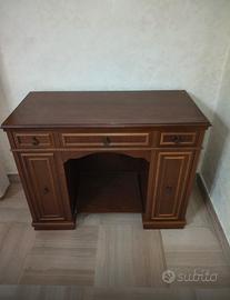Mobile con macchina da cucire Necchi