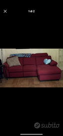 Divano con penisola e recliner elettrico