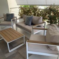 Divano Esterni con Tavolino