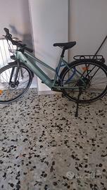Bici elettrica B’TWIN E-LD 500