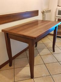 Tavolo in noce massello + 4 sedie in legno 