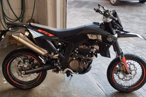 Moto Motard Mondial 125