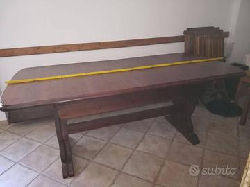 Tavolo in legno di pino massello