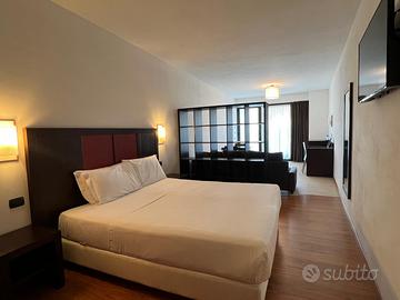 STANZA CON BAGNO e MONOLOCALE