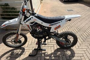Lem motor 125 4 tempi