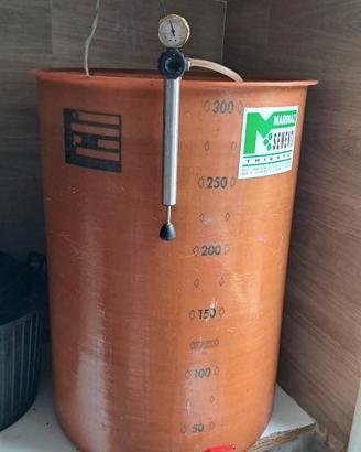 contenitore inox e vetro resina
